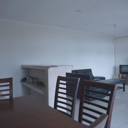 Oyo Life 92977 Neba Kost Aesthetic Hotell Peladen Exteriör bild