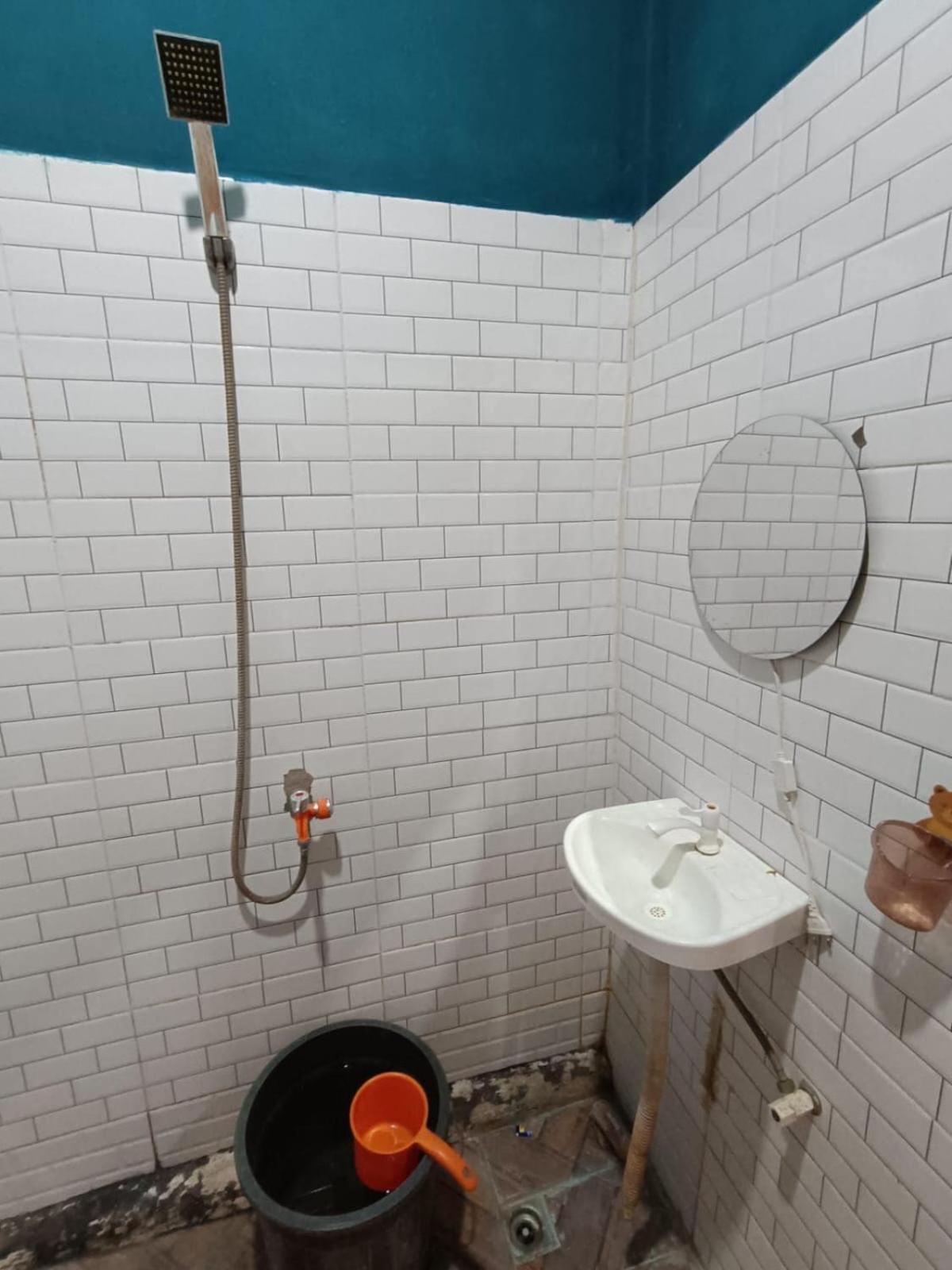 Oyo Life 92977 Neba Kost Aesthetic Hotell Peladen Exteriör bild