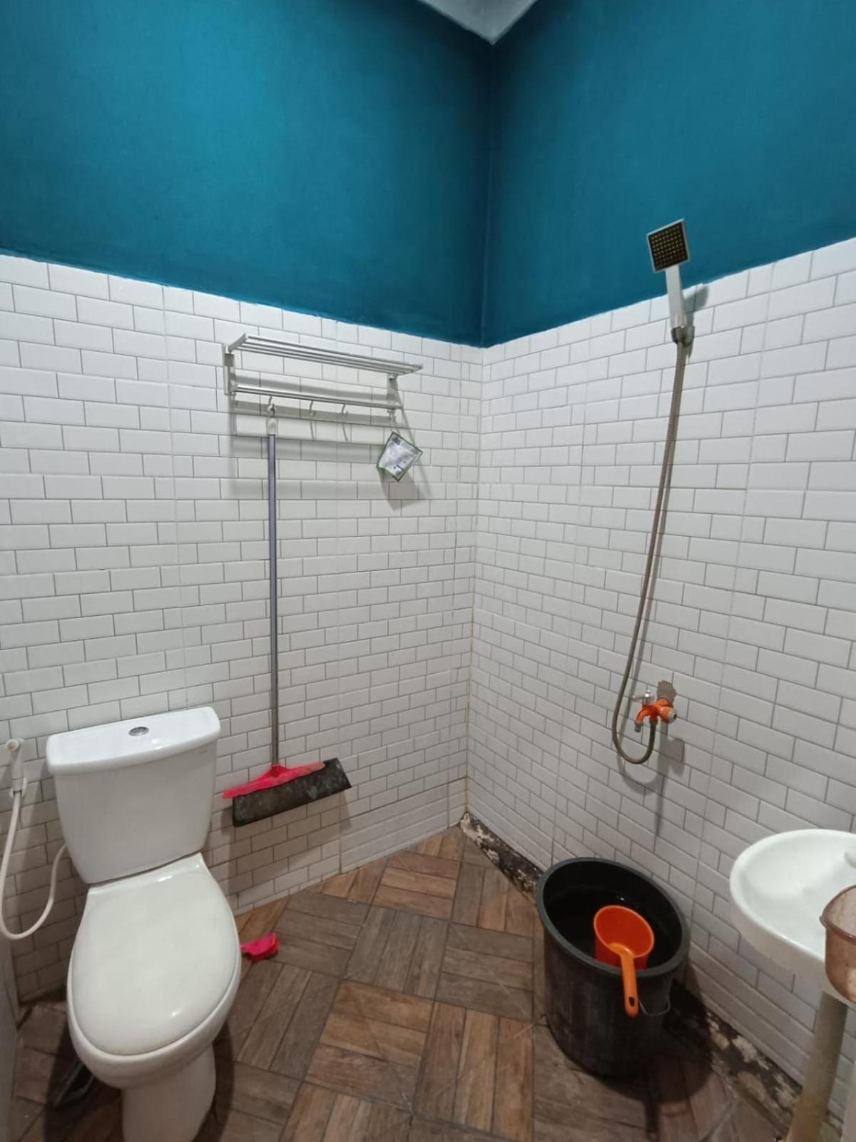 Oyo Life 92977 Neba Kost Aesthetic Hotell Peladen Exteriör bild