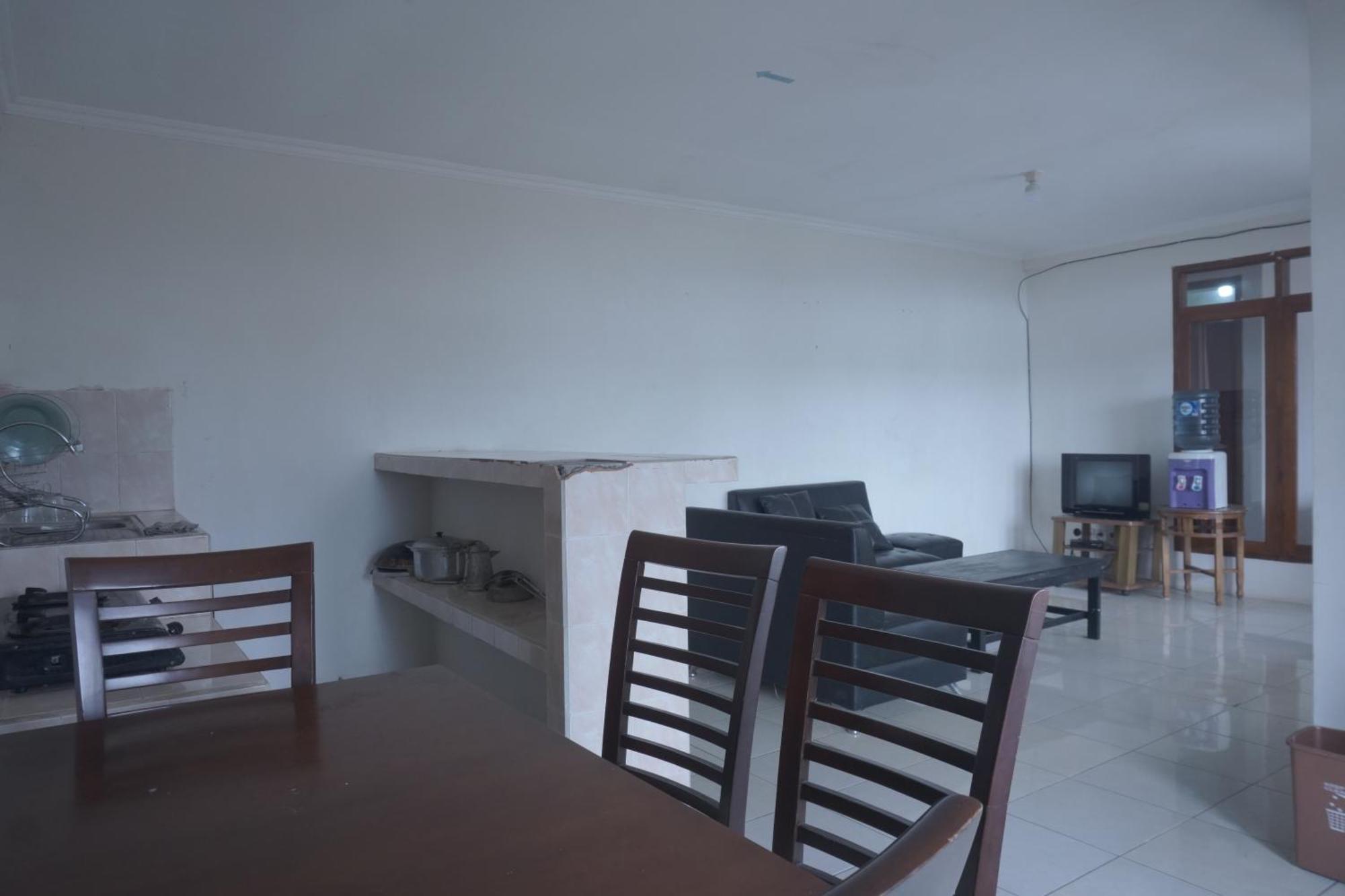 Oyo Life 92977 Neba Kost Aesthetic Hotell Peladen Exteriör bild