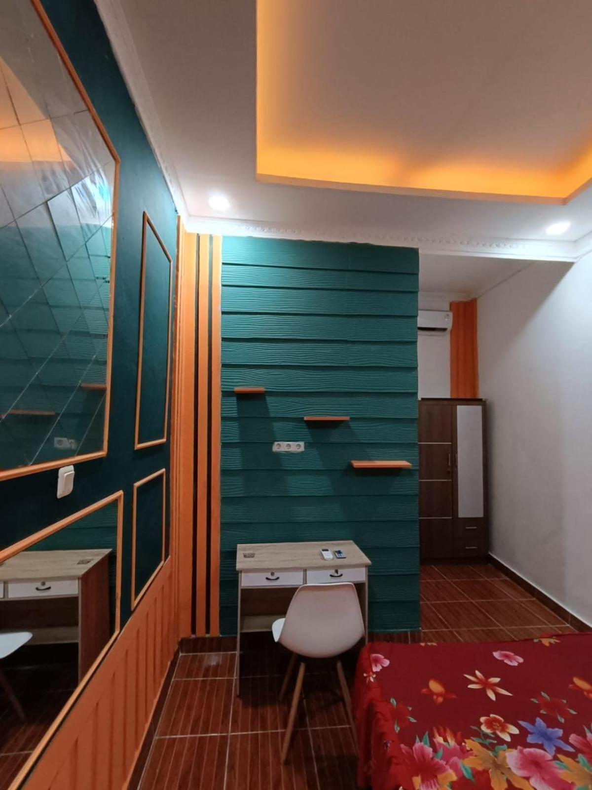 Oyo Life 92977 Neba Kost Aesthetic Hotell Peladen Exteriör bild