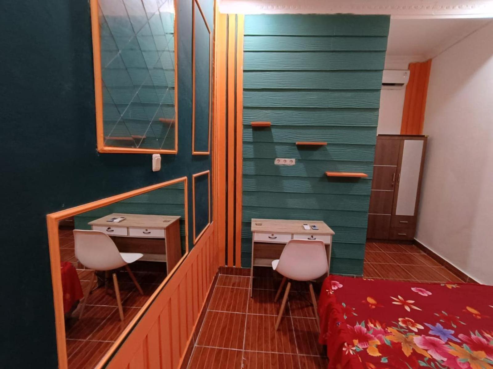 Oyo Life 92977 Neba Kost Aesthetic Hotell Peladen Exteriör bild